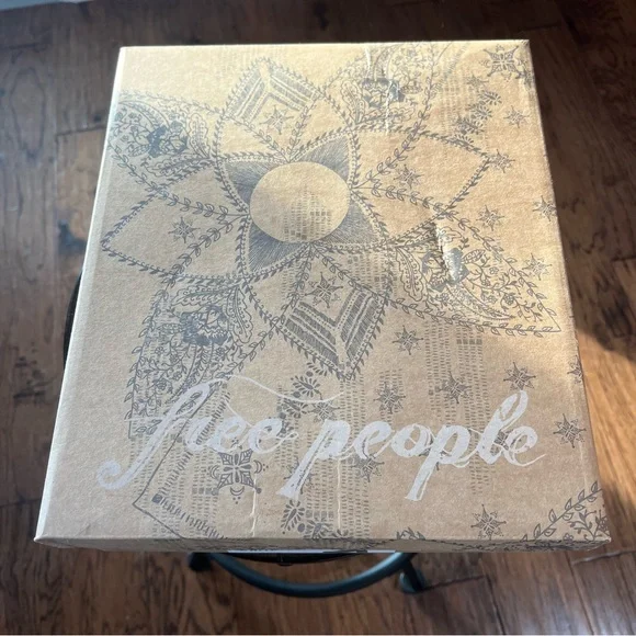 Size 9.5 LAST ONE NIB $188 Free People James Chelsea White Boots 39.5 - Picture 17 of 17